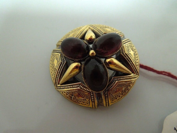 t255 10kt Yellow Gold and Garnet Brooch or Pendant - image 1