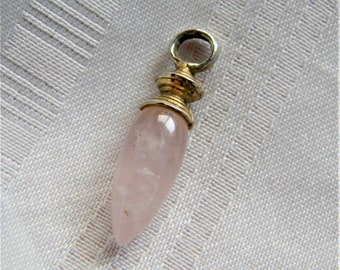 p061 Beautiful Unique Pink Glass Sphere shaped Pendant in Gold Tone