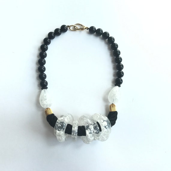 e307 Vintage Elegant Black White Beads Necklace - image 3