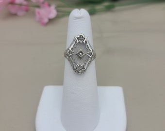 k837 Pretty Antique Ladies 14kt White Gold Camphor Glass Filigree Ring