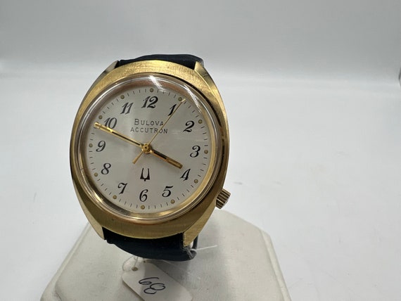 u076 Men's Vintage Bulova Accutron Wristwatch - image 4