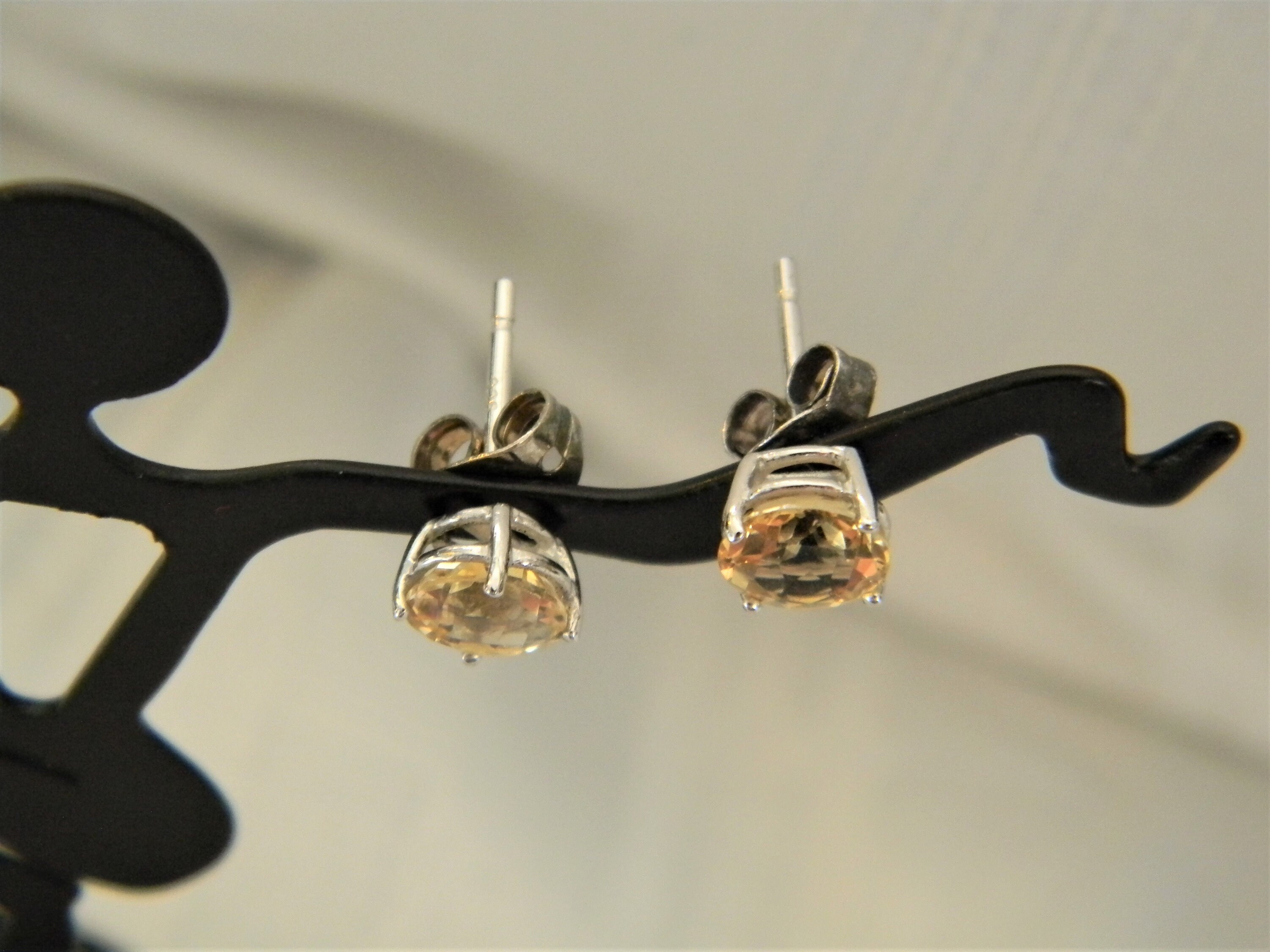 J628 Stunning Sterling Silver Post Pierced Earrings With