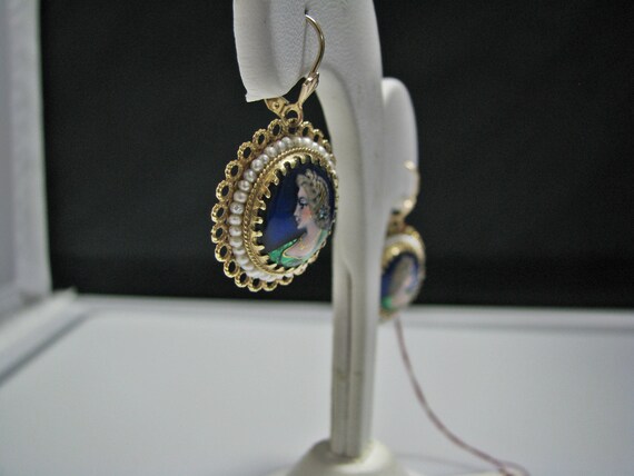 H067 Beautiful Enamel Earrings with Sea Pearls in… - image 4