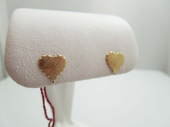 g600 Cute 14kt Yellow Gold Heart Shaped Stud Earr… - image 5