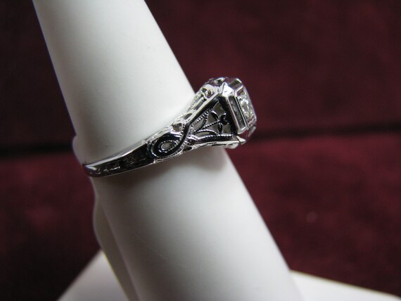 b133 Beautiful 18kt White Gold Antique Diamond En… - image 2