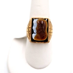 t509 Antique 10K Mens Cameo Ring w Roman Soldiers - Sz 9- Vintage Italian Jewelry