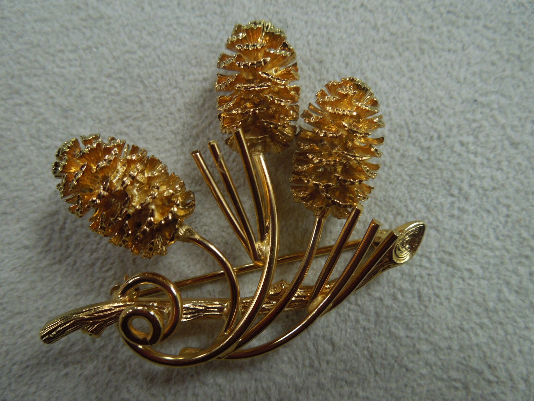 Q146 Pretty 12k Gold Filled Pincone Brooch - Etsy