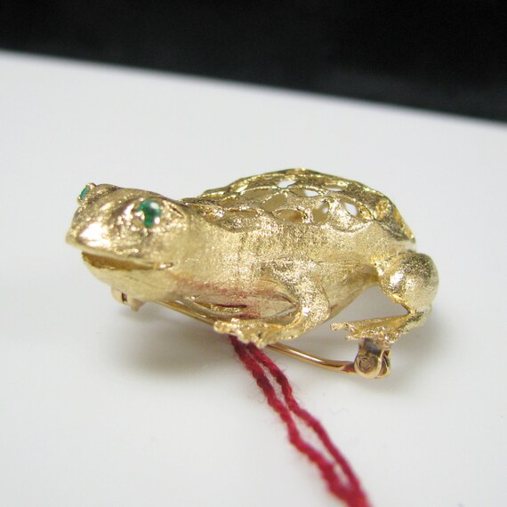 g030 Unique 14k Yellow Gold Emerald Frog Brooch /… - image 3