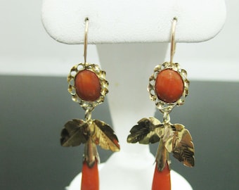 b797 Beautiful Vintage 10kt Yellow Gold Leaf and Coral Briolette Earrings