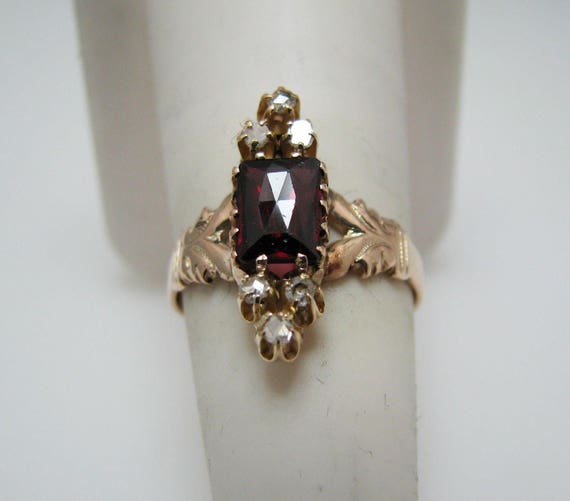 a961 Beautiful Vintage Garnet and Diamond Ring in… - image 1