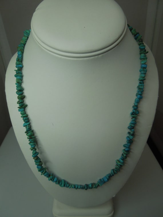 q262 Vintage Turquoise Howlite Stone Bead Strand N