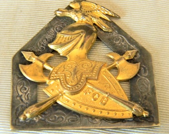 p098 Great Vintage Two tone Knights of Pythias Medal/ Pin