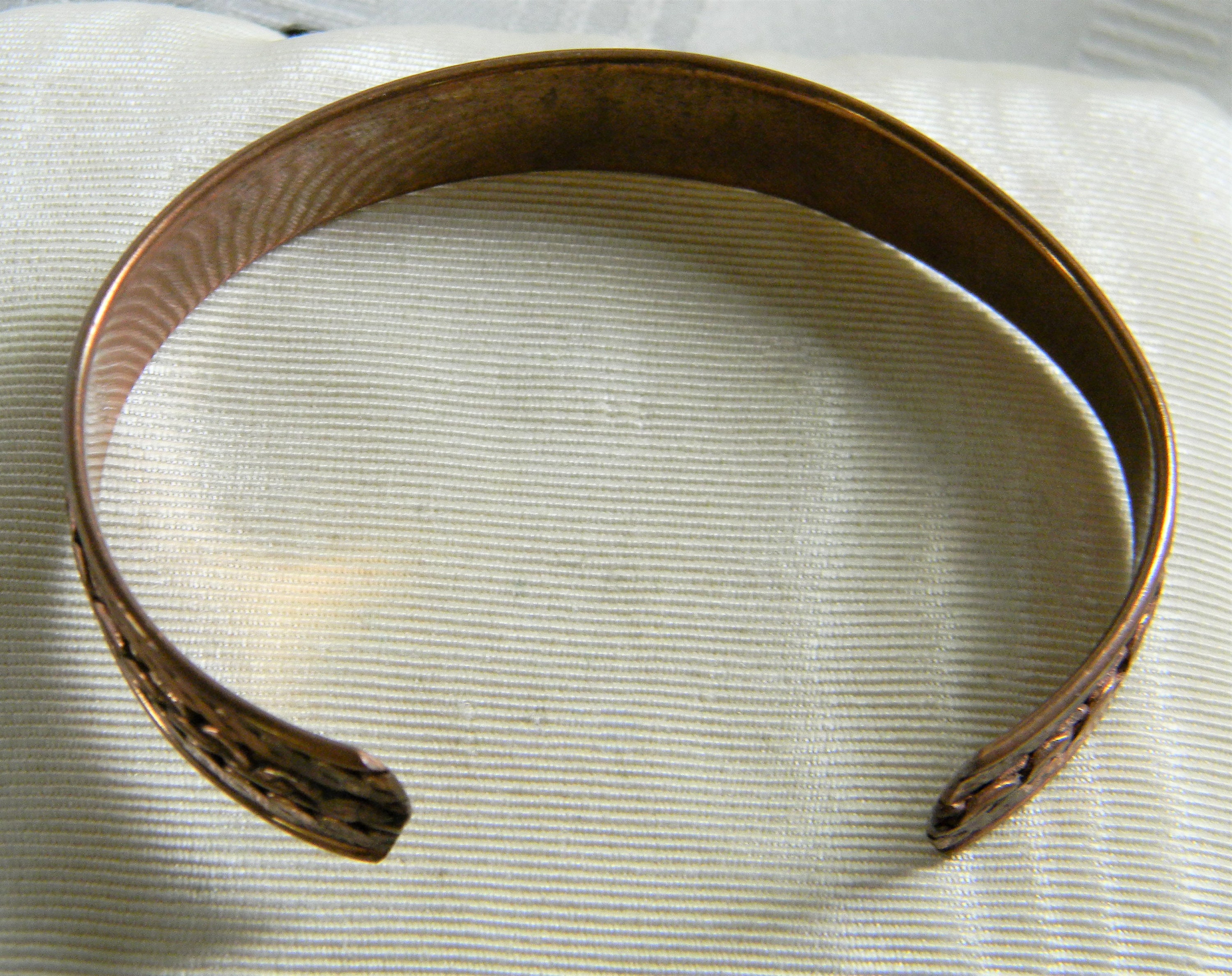H757 Beautiful Unique Vintage Copper Cuff Bracelet With