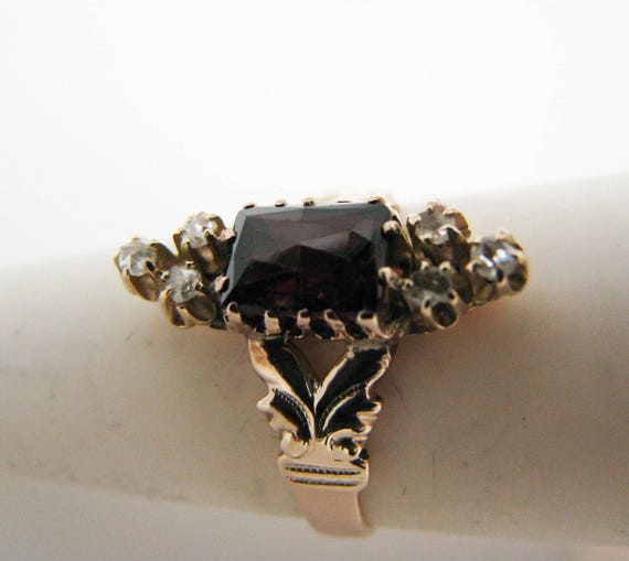 a961 Beautiful Vintage Garnet and Diamond Ring in… - image 5