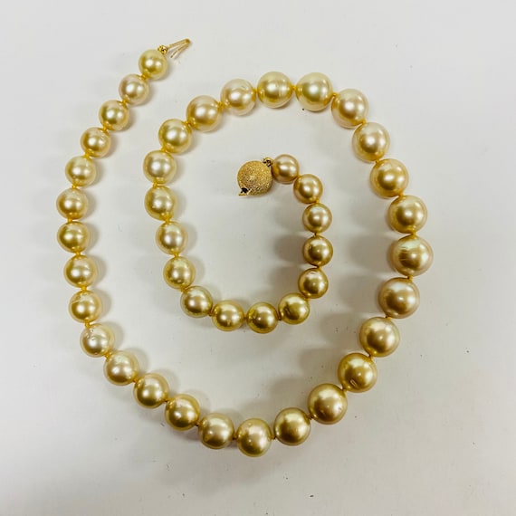 f688 Vintage Amamis Graduated Pearls 18" long Nec… - image 1