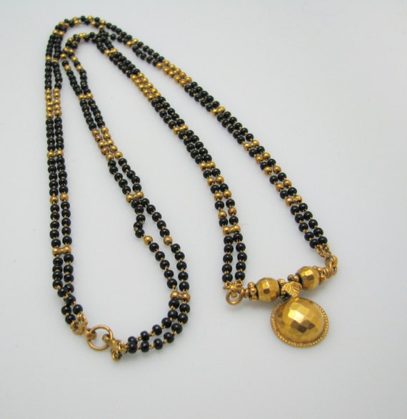 b122 Beautiful Vintage Black Onyx and 22k Yellow … - image 1