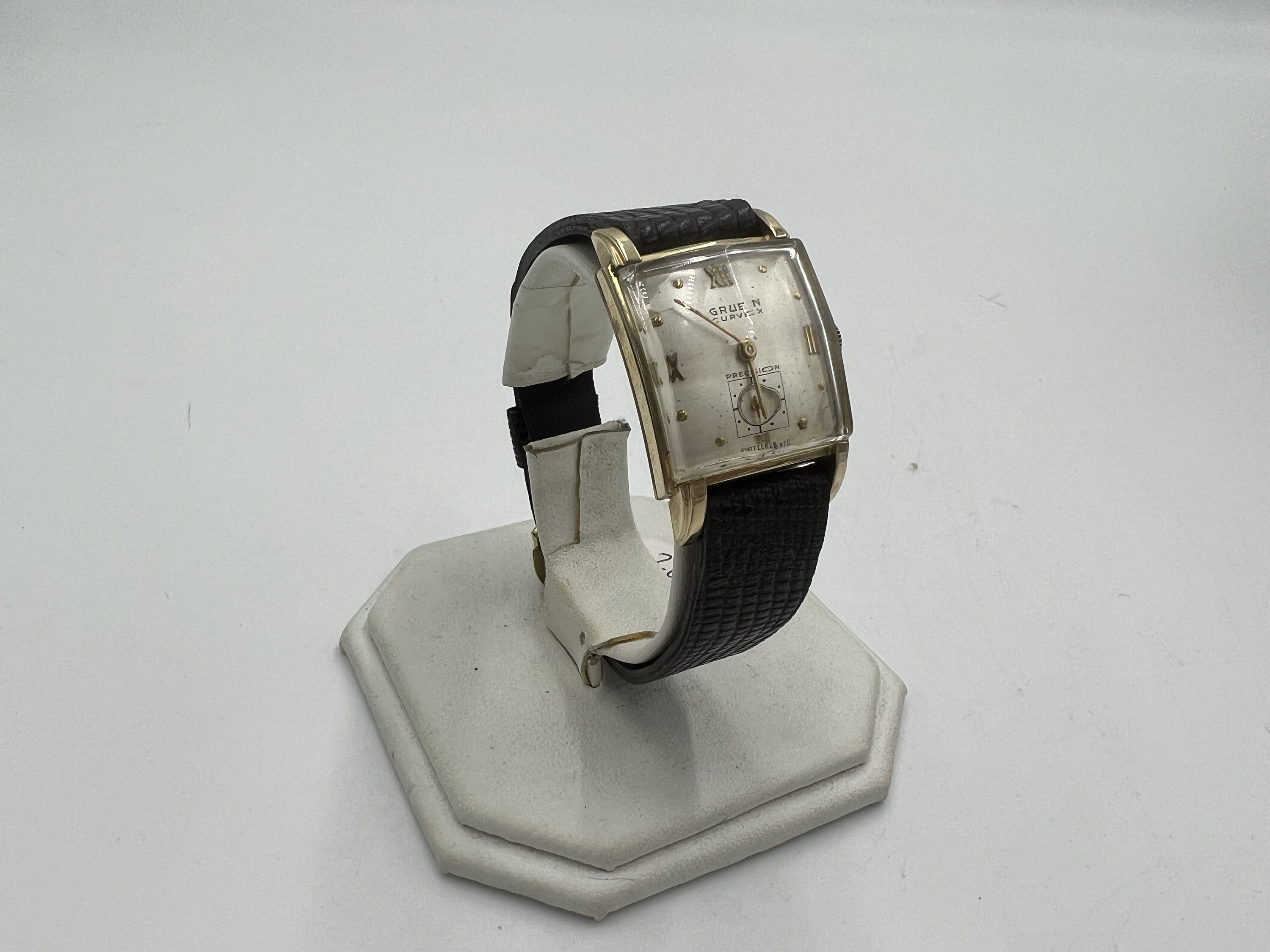 T993 Men's Vintage Gruen Precision Curvex 10kt Gold Filled Wrist