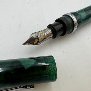 t624 Classic Conklin Green Fountain Pen
