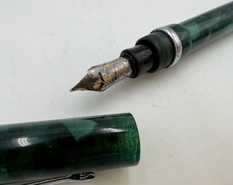 t624 Classic Conklin Green Fountain Pen
