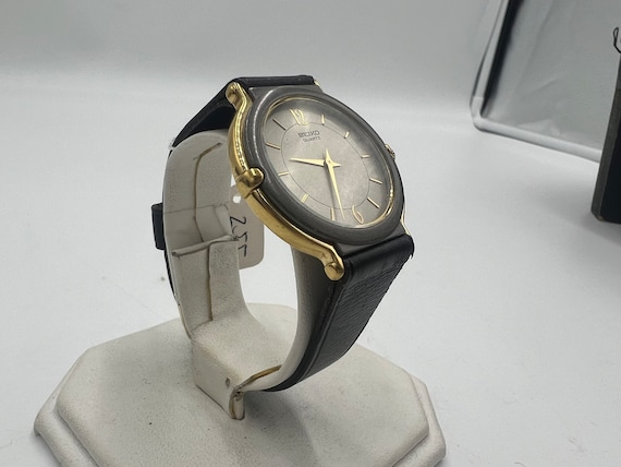 t999 Seiko Mid 80s Ladies Quartz Wrist Watch - Re… - image 2