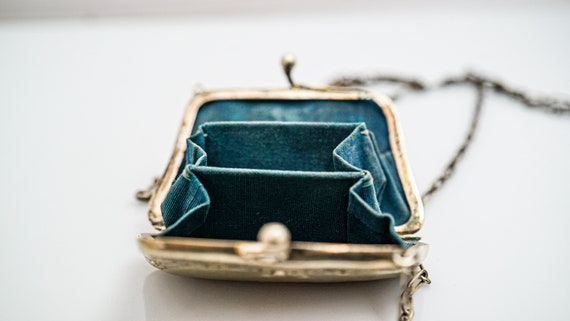 K427 Vintage 1910's Ladies Silver Purse - image 3