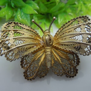 q212 Vintage Sterling Silver Gold Tone Beautiful Filigree Design Butterfly Pin/Brooch
