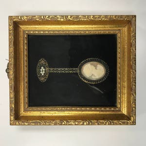 d212 Vintage Wall Art Framed Hanging Brooch Genuine Hand Carved Carnelian Cameo