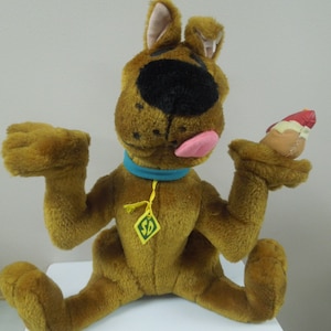 q823 Vintage 1997 Scooby Doo Hanna Barbera Cartoon Network Plush Toy 13".