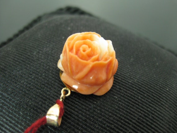 b798 Pretty Vintage 10kt Yellow Gold Coral Rose P… - image 3