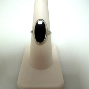 s121 10k White Gold Onyx Ring Size 6.75(US) Signed 3.1g