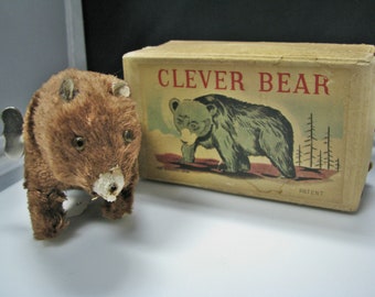 H138 Cute Vintage Clever Bear Wind Up Toy with  Box from 1950's