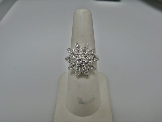 H194 Gorgeous Flower Shaped Multiple Diamond Ring… - image 2