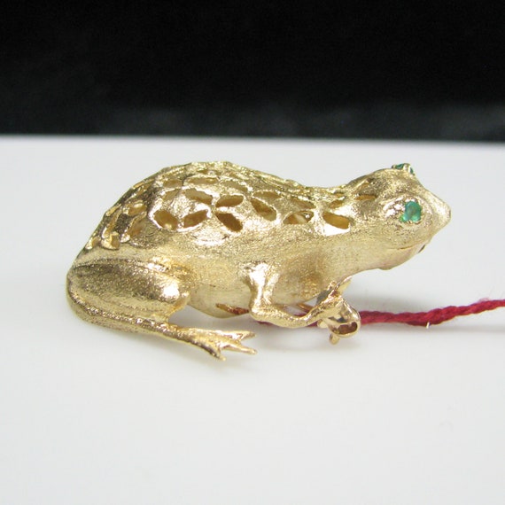 g030 Unique 14k Yellow Gold Emerald Frog Brooch /… - image 1