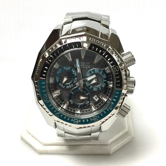 V712 Invicta Akula Men's Chronograph Model 44292 Swiss Ronda Z60