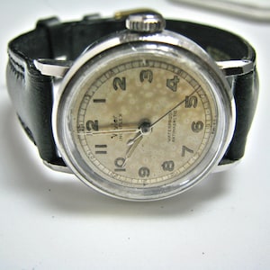 H024 Beautiful Wyler Mechanical Hand Wind Watch from 1970s