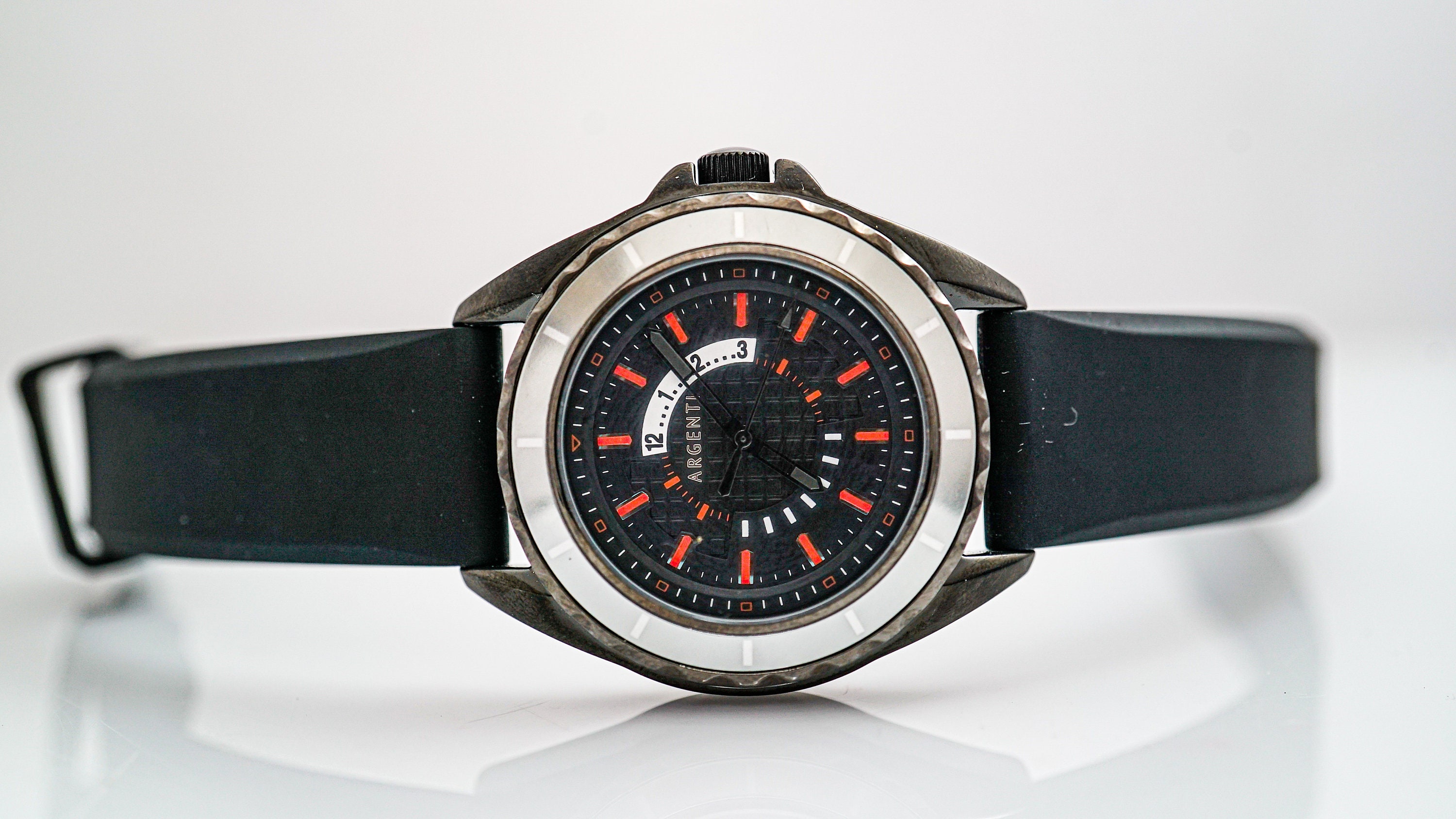 K190 Men's Argenti Quartz Wristwatch in Black