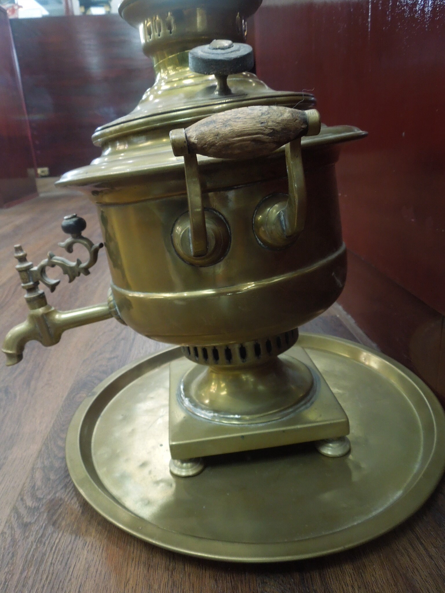 Q869 Antique Brass Russian Samovar Tsarist Coal Coffee Wood Handle