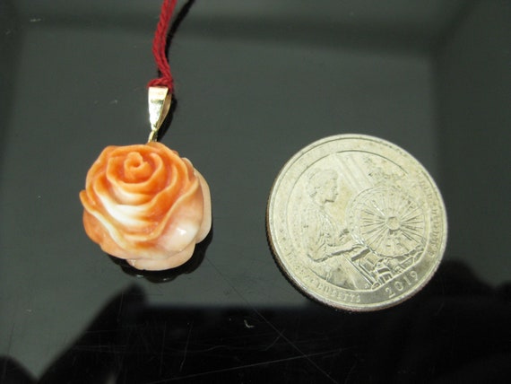 b798 Pretty Vintage 10kt Yellow Gold Coral Rose P… - image 5