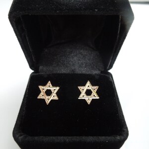 b992 Beautiful 14kt Yellow Gold Star of David Stud Earrings