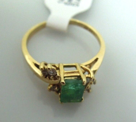 s858 14kt Yellow Gold Emerald Diamond .03 cts Rin… - image 2