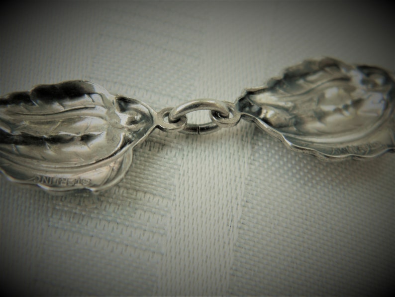 j404 Vintage Elegant Leaf Danecraft Necklace 16