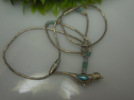 q527 Pretty Parrot Silver Tone Necklace Size 15" - image 2