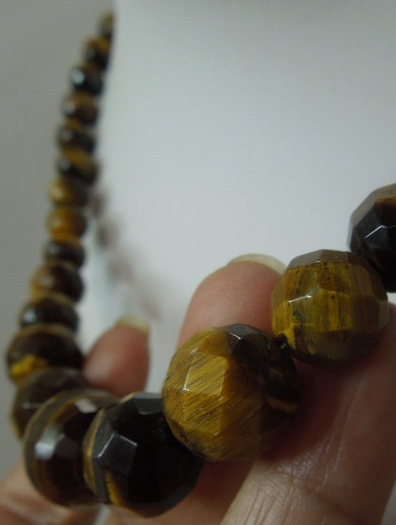 t132 Tiger eye Graduated faceted Beaded Necklace … - image 7