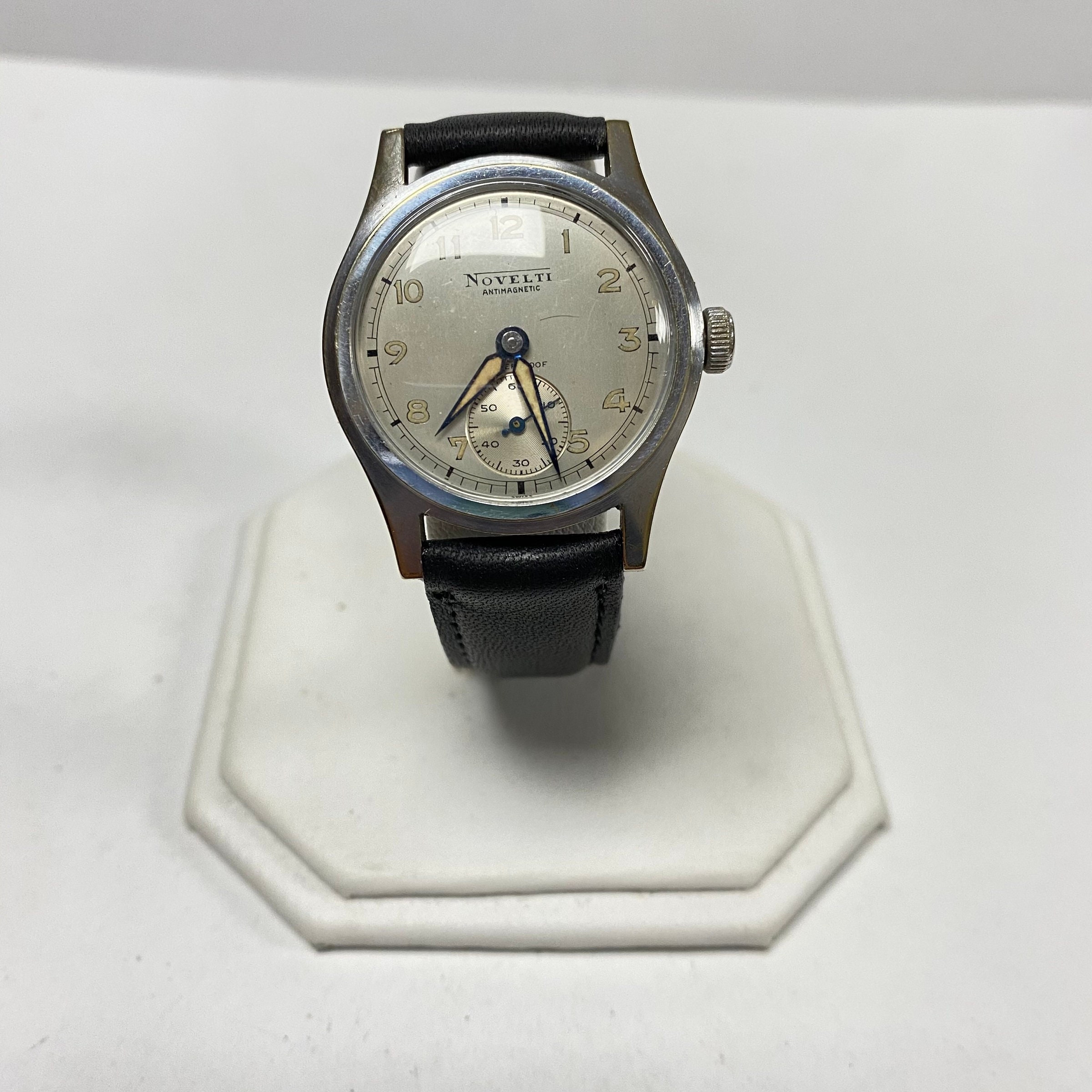 F748 Vintage Novelty Anti-magnetic Swiss Men's Wrist Watch