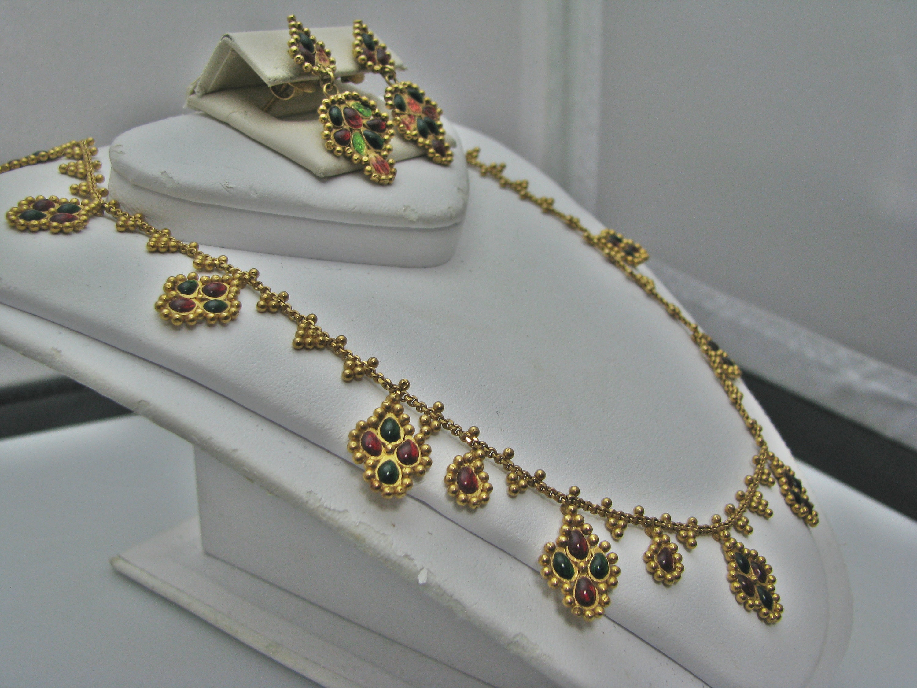 その他 USHI GOLD ver H269 Stunning 22k Yellow Gold Set of Green and Red Stone