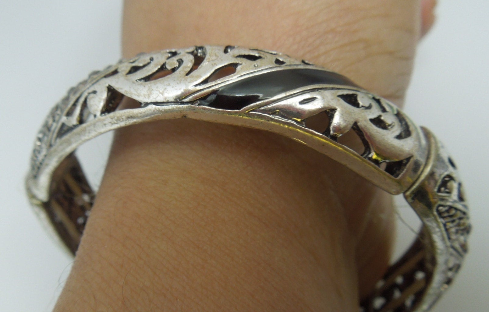 Q267 Vintage Pretty Elastic Stretchable Bangle/ Bracelet for