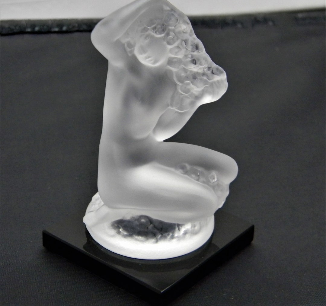 H713 Lalique Frosted Glass Nude Lady in Bubbles Figurine
