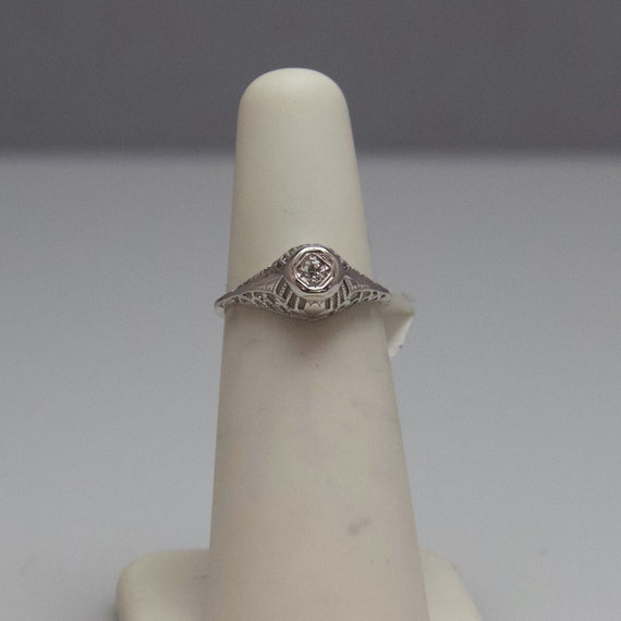 d502 Lovely 14kt White Gold Diamond Ring