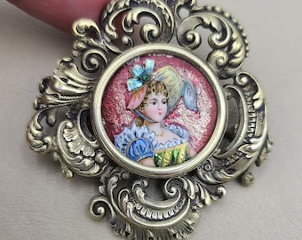 k937 Lovely Sterling Silver Hand Painted Portrait of a Young Woman Antique Brooch
