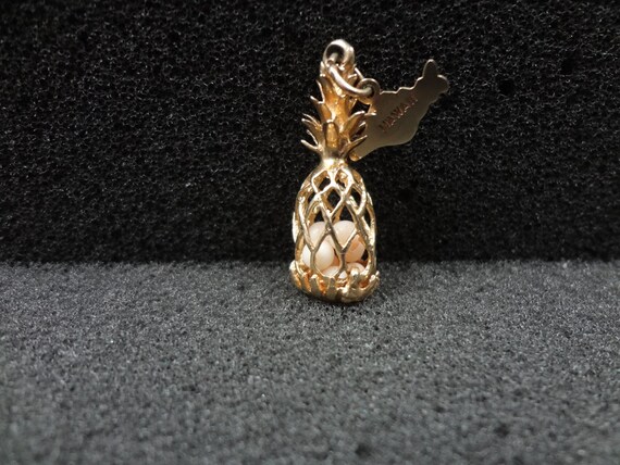 C679 14k Yellow Gold Pineapple Charm or Pendant With a